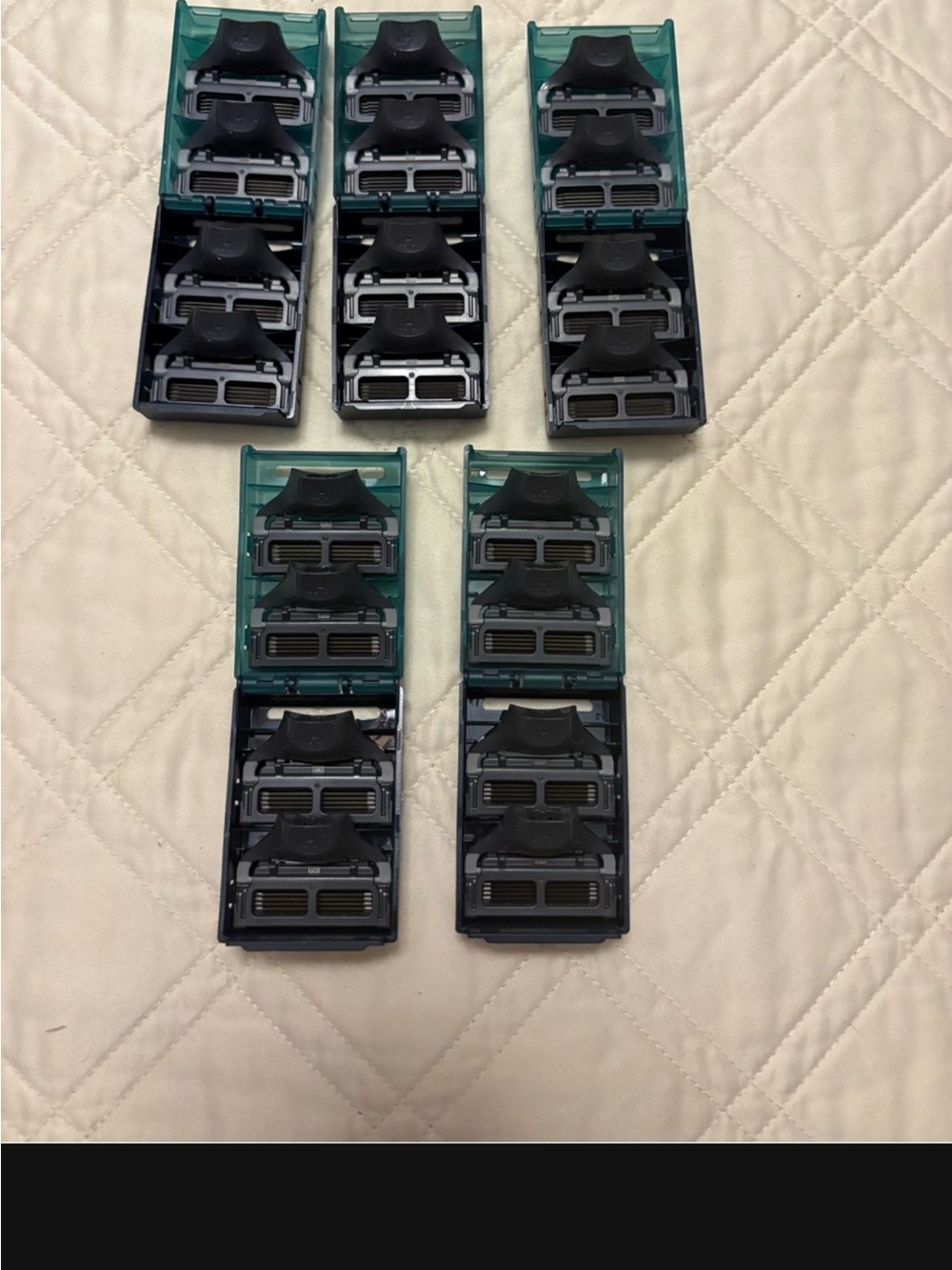 Harry’s Replacement Razor Blade Cartridges - 5 
4 packs = 20 refills